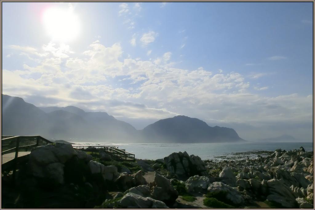 Kapensis Guesthouse Pringle Bay Bagian luar foto