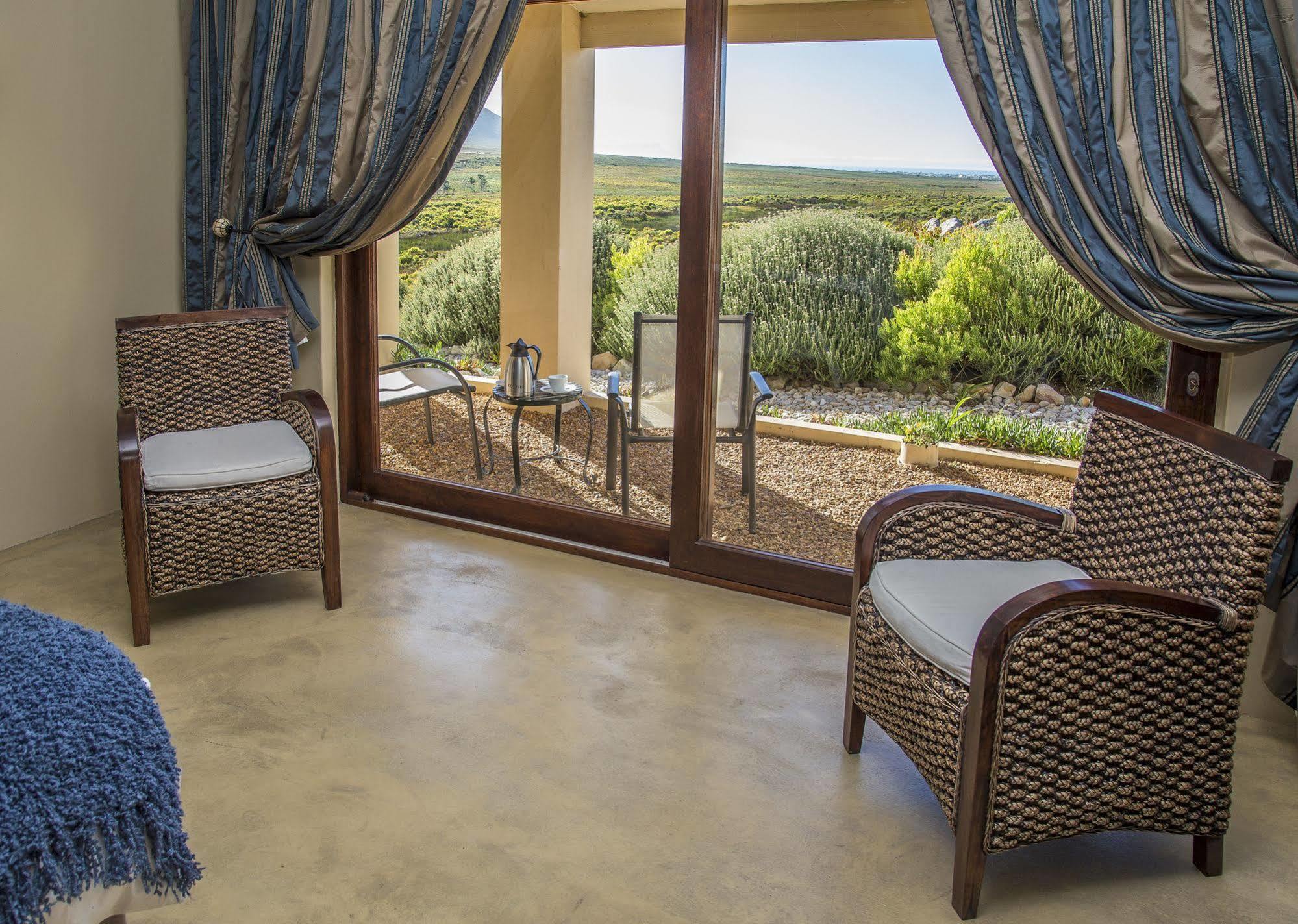 Kapensis Guesthouse Pringle Bay Bagian luar foto